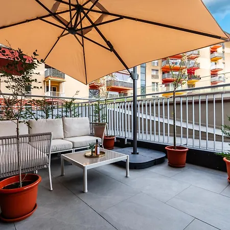 Apartment Jacuzzi Urban Heaven *