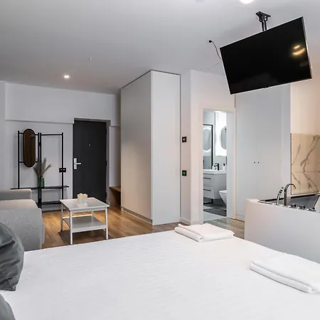 Apartment Jacuzzi Urban Heaven