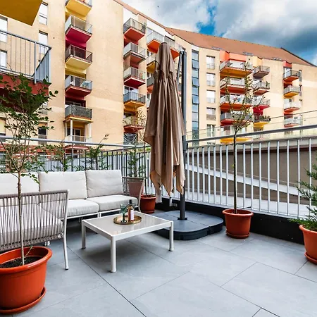 Jacuzzi Urban Heaven Apartment